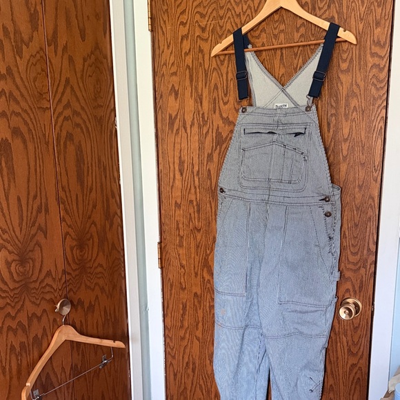 Duluth Trading Co Pants - Heirloom gardening bib overalls